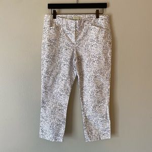 Adrienne Vittadini White & Off Navy Cropped Pants